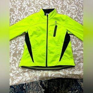 Size L. Heat tech. Great for outdoor athletics.New without tags.